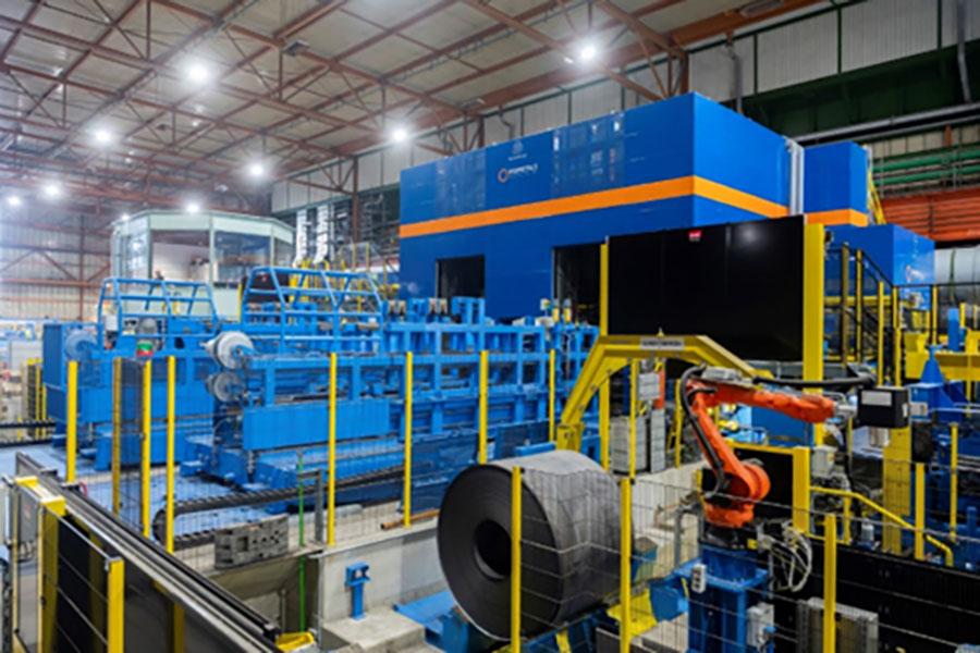 The world's first 2-stand HYPER UC-MILL® reversing cold mill installed at thyssenkrupp Steel in Bochum, Germany