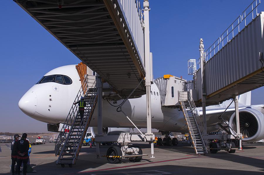 MHI-TC、成田国際空港との共同開発により旅客搭乗橋「完全自動装着システム」が完成～ “完全無人自動運転”を見据えた次世代ハンドリング業務の高度・効率化へ向けて一歩前進～