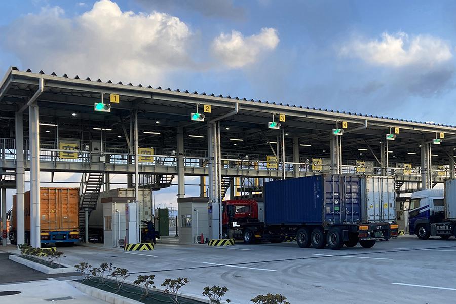new container terminal gate