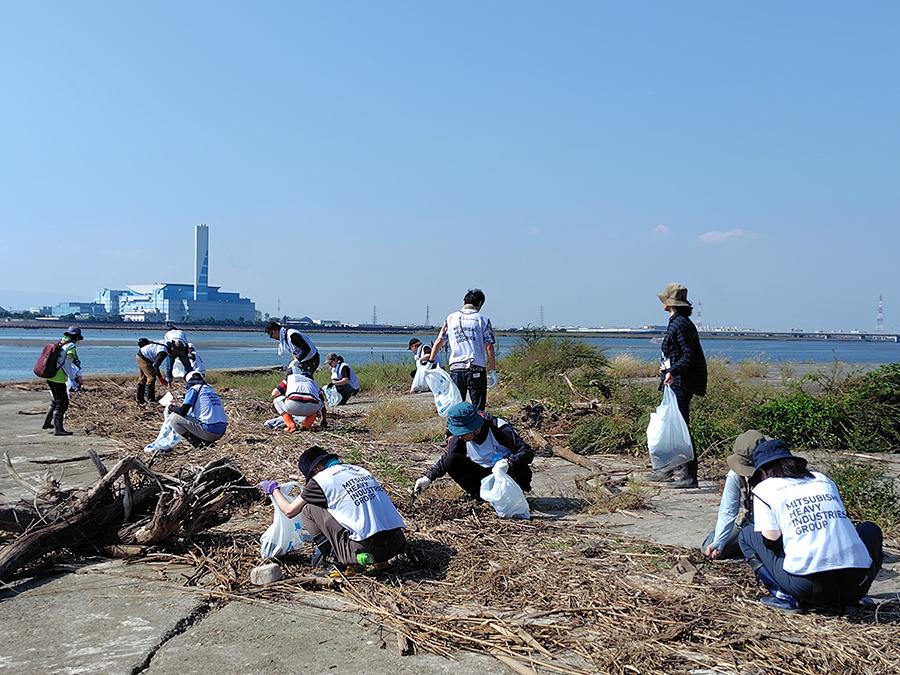 Participants Collecting Microplastics