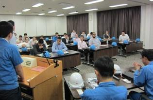 Internship Students from Brazil Tour the Tobishima Plant</BR> of the Nagoya Aerospace Systems Works