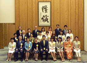 Hideaki Omiya,Chairman of the Board,Receives Prime Minister's Award<br /> -- Fiscal 2016 “Commendation for Efforts Toward the Formation of a Gender-Equal Society” --